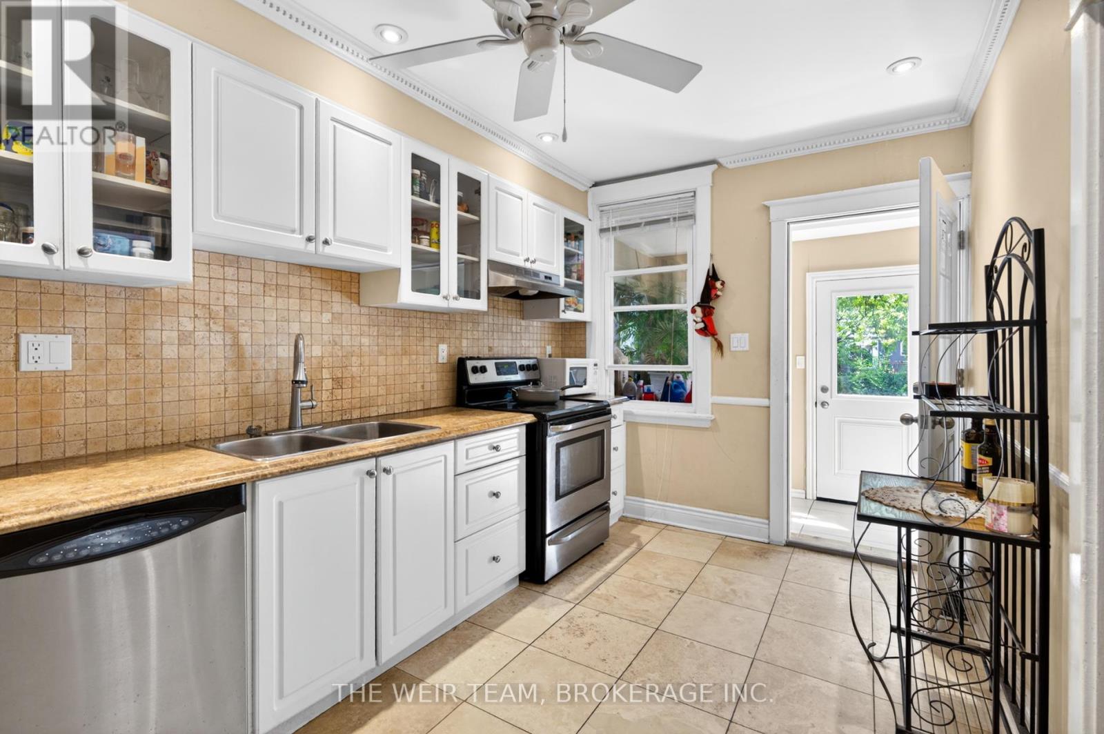 226 OTTAWA STREET S - 16