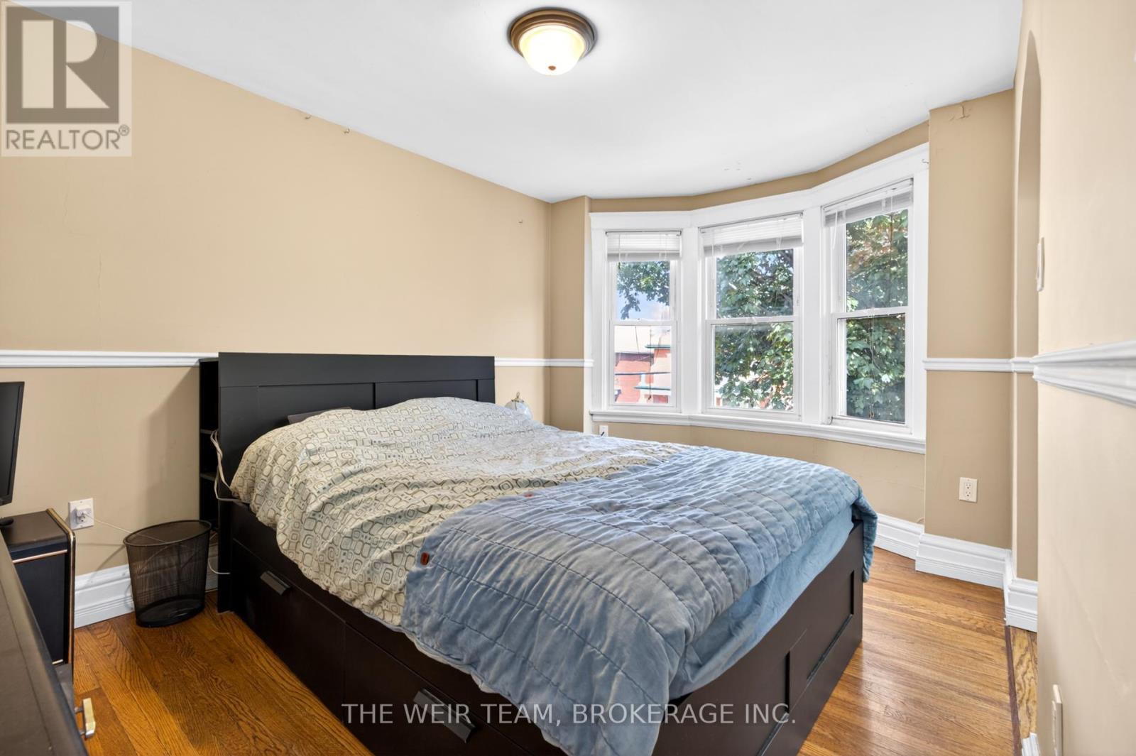 226 OTTAWA STREET S - 22