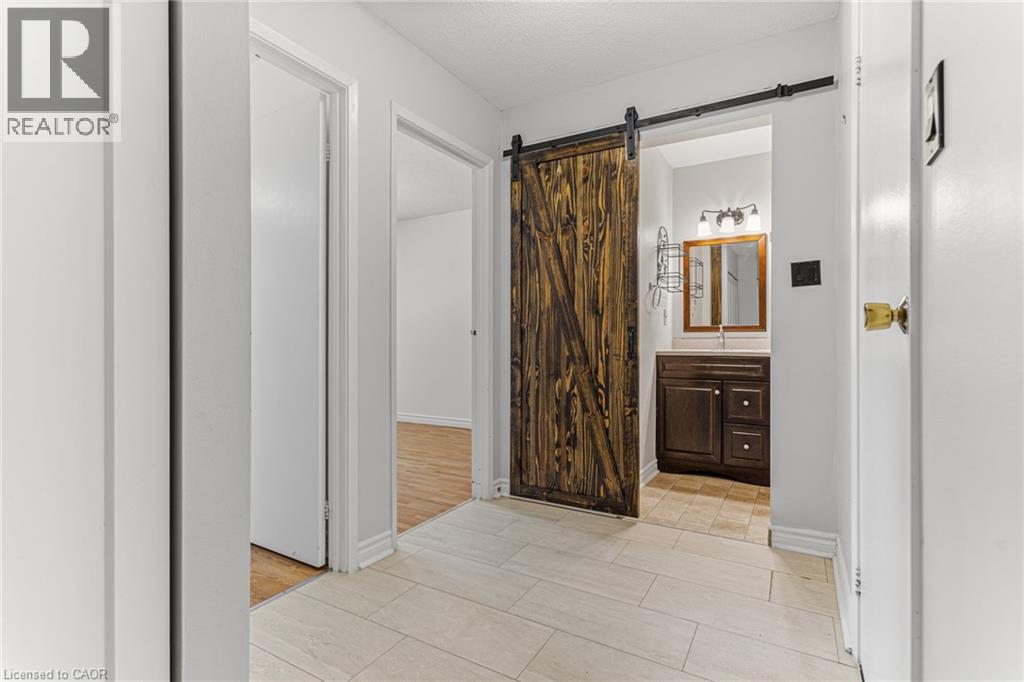 #211 4209 HIXON Street - 18