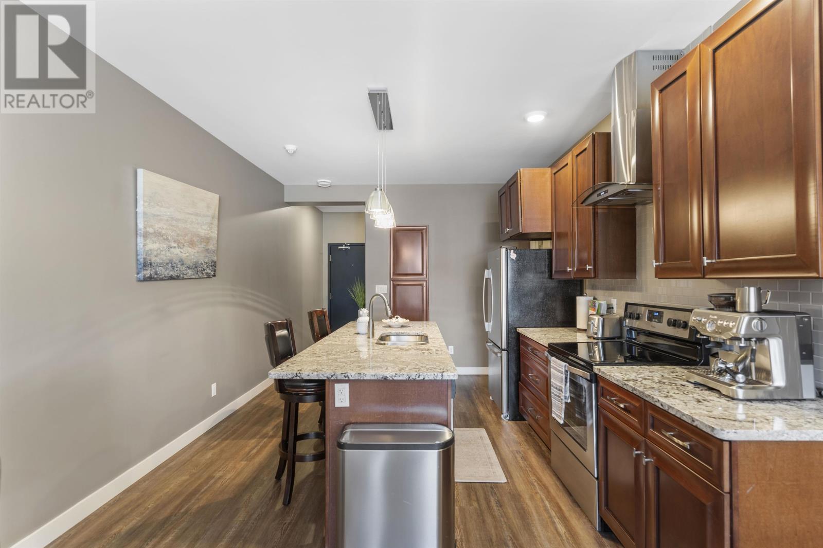 1325 96 High ST N - 2