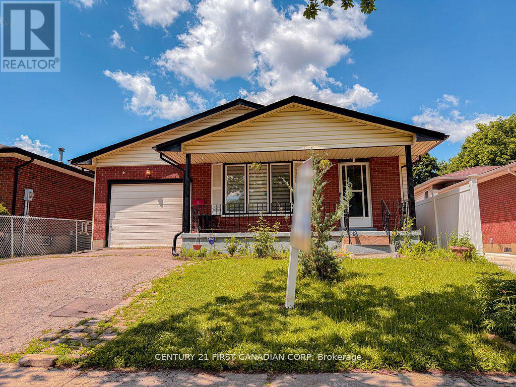 8 POPLAR CRESCENT - 1