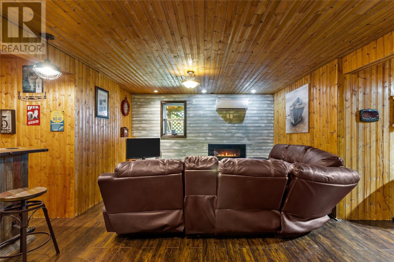 25A Deer Park Road - 26
