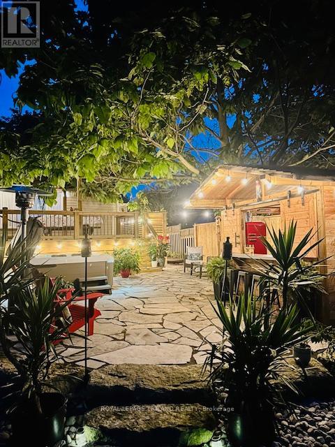 298 SUNSET DRIVE - 36
