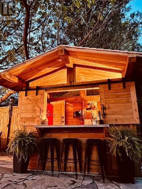 298 SUNSET DRIVE - 33