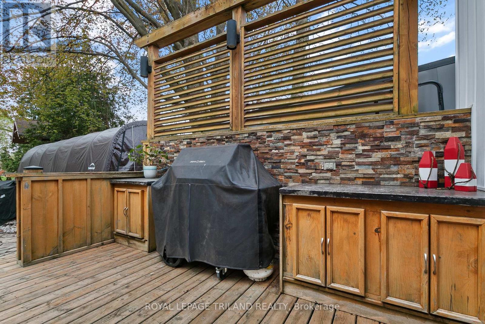 298 SUNSET DRIVE - 21