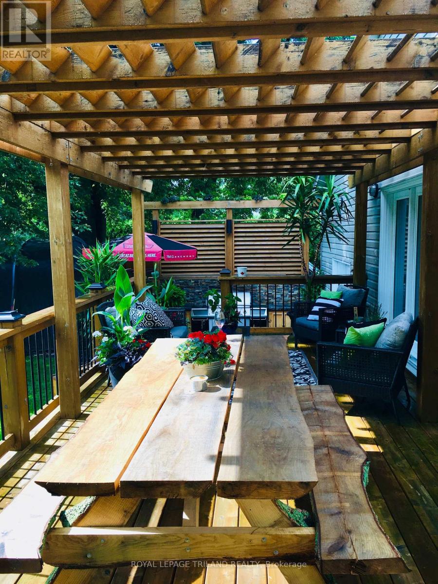 298 SUNSET DRIVE - 39