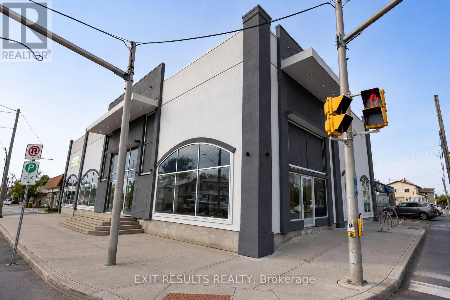Studio for Rent in Ottawa – 1027 NOTRE DAME STREET, Ottawa – By Peter Sagos - Image 1