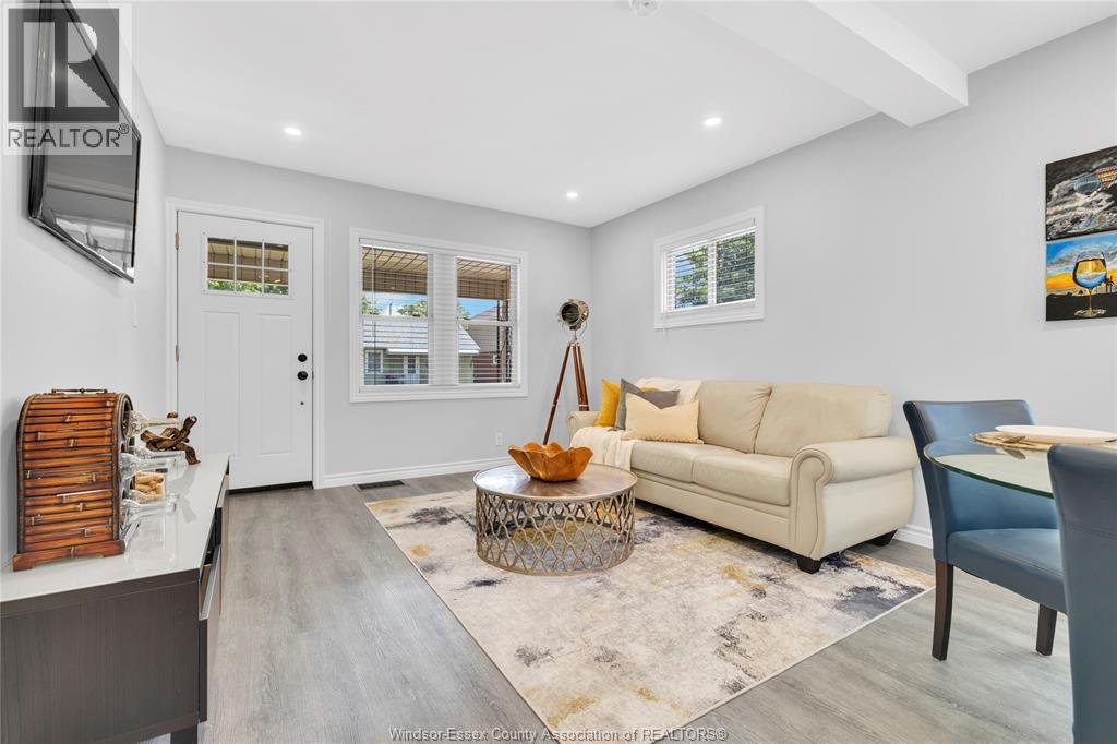 1209 CURRY AVENUE - 12