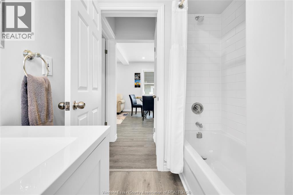 1209 CURRY AVENUE - 18