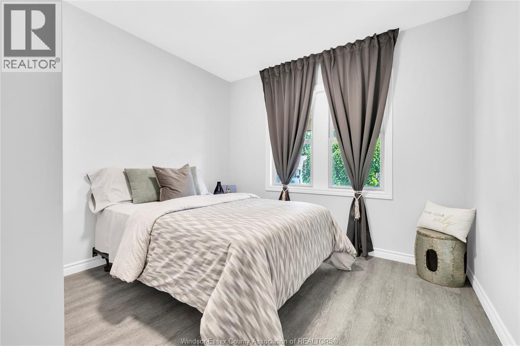 1209 CURRY AVENUE - 19