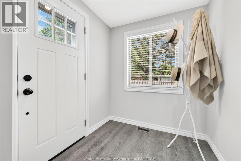 1209 CURRY AVENUE - 24