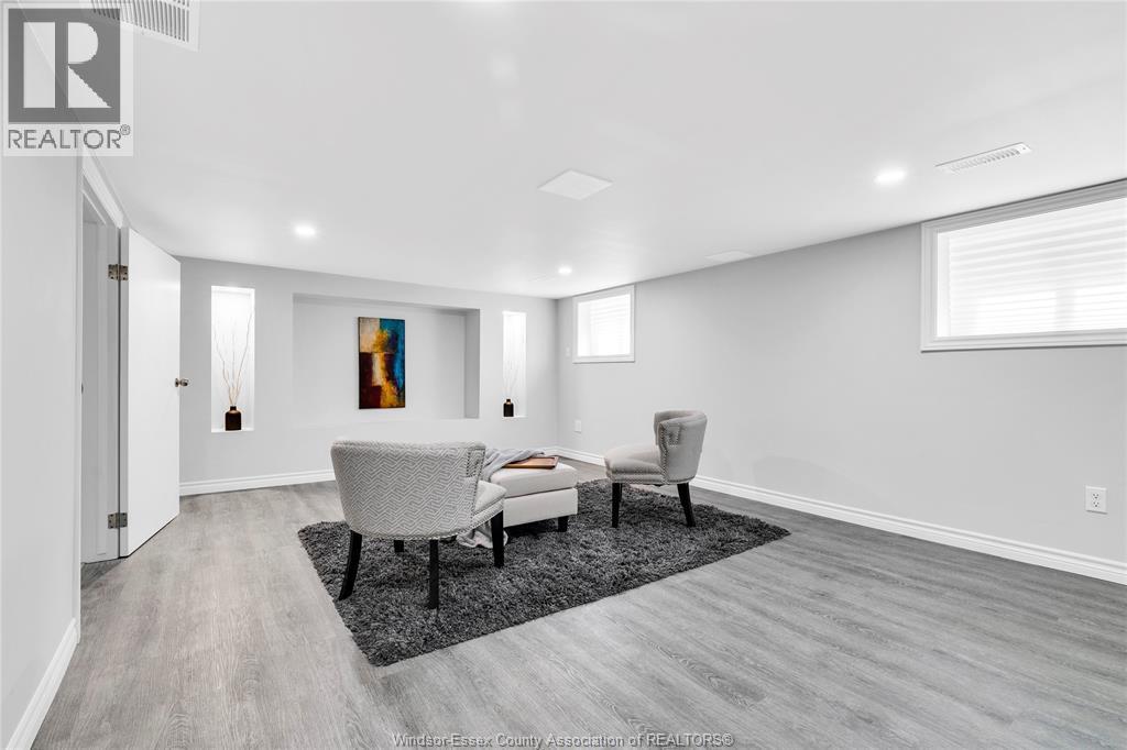1209 CURRY AVENUE - 25