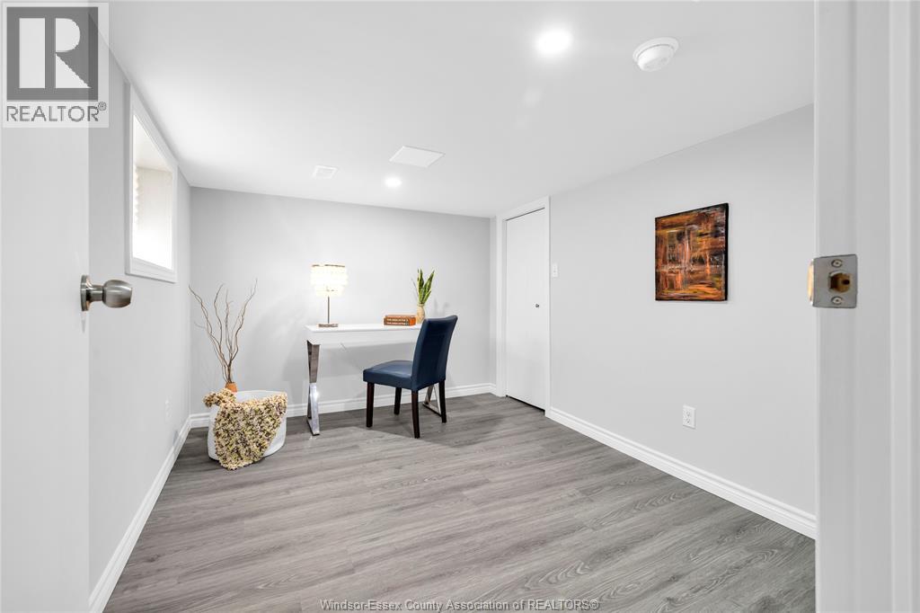 1209 CURRY AVENUE - 28