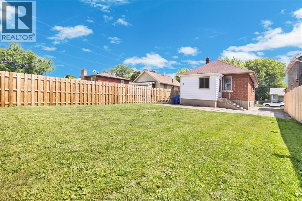 1209 CURRY AVENUE - 34