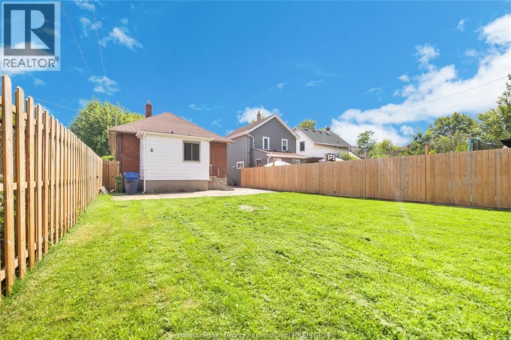 1209 CURRY AVENUE - 36