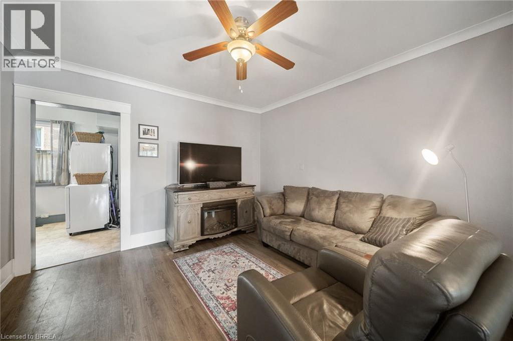3-bedroom home for sale at 76 WILLIAM Street, Brantford ON · photo 32 of 47