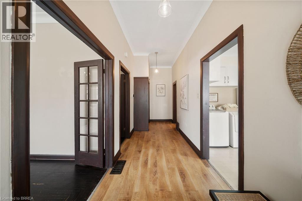 3-bedroom home for sale at 76 WILLIAM Street, Brantford ON · photo 7 of 47