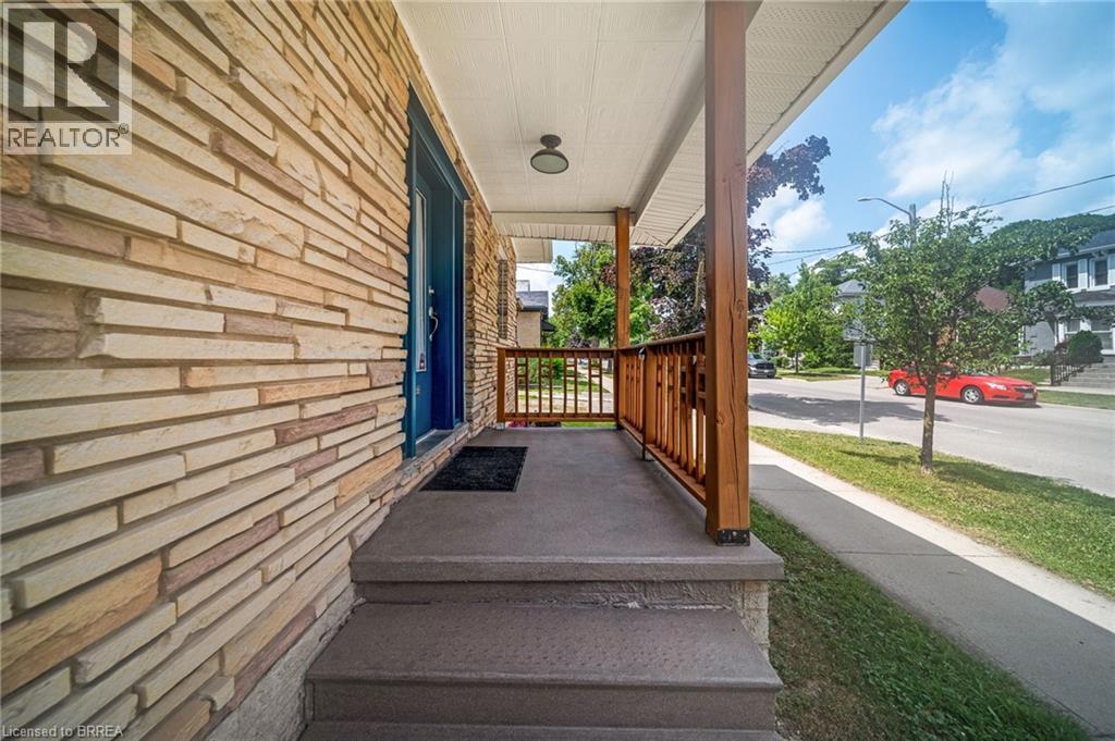 3-bedroom home for sale at 76 WILLIAM Street, Brantford ON · photo 2 of 47
