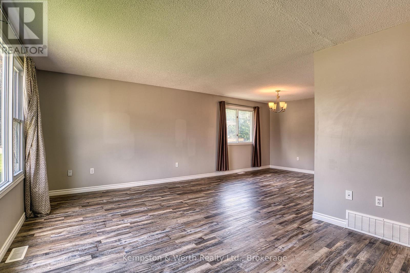 718 EDGAR STREET W - 10