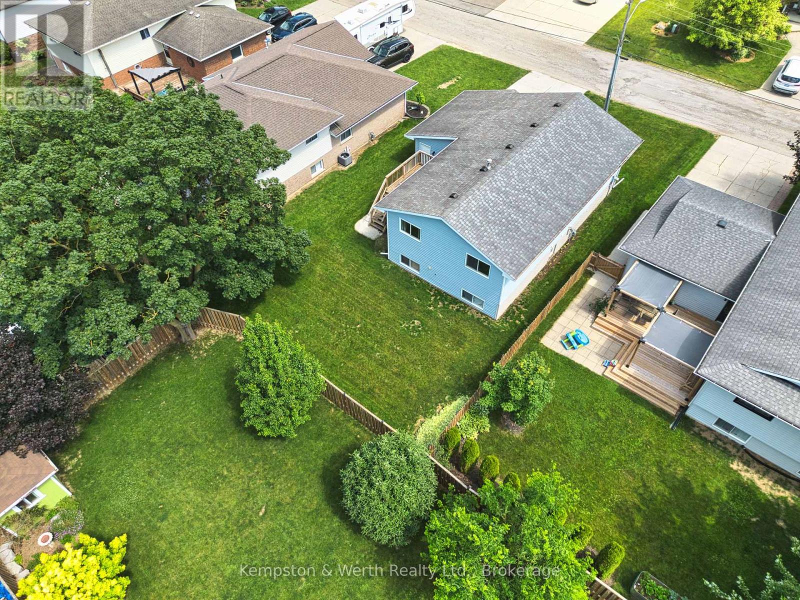 718 EDGAR STREET W - 44