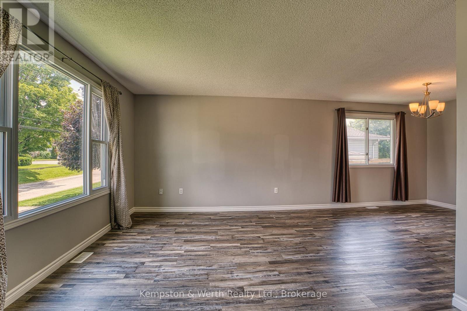 718 EDGAR STREET W - Image 9