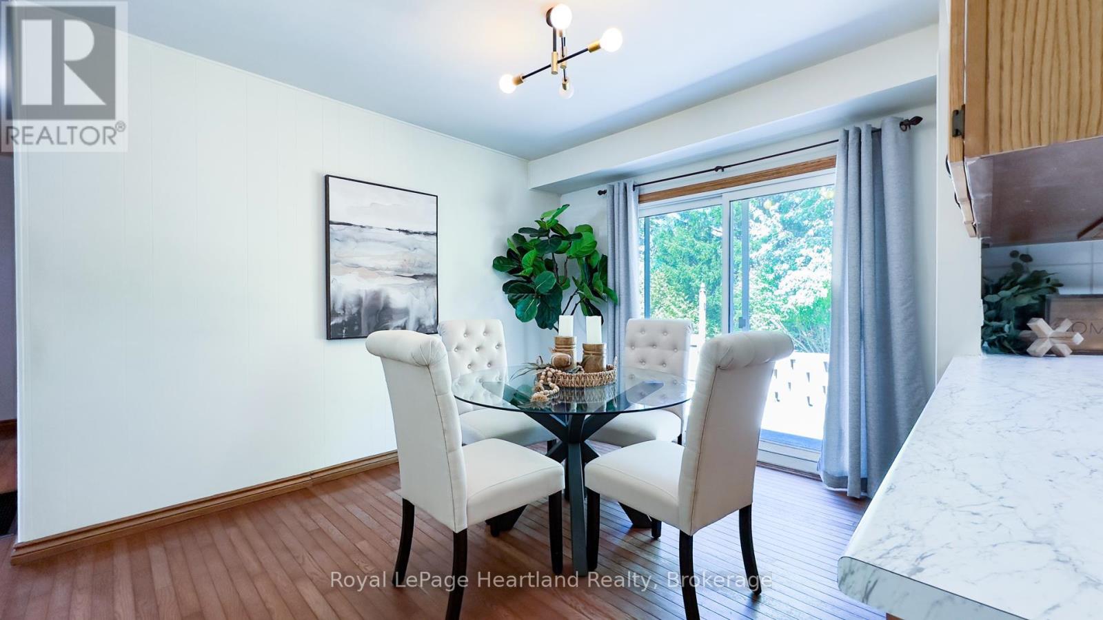 10 BISSETT COURT - 11