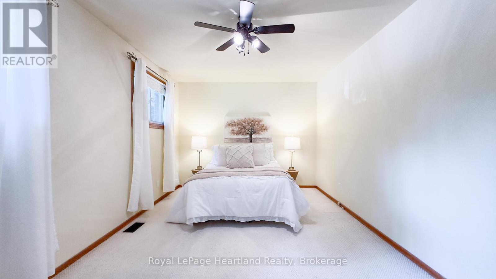 10 BISSETT COURT - 18