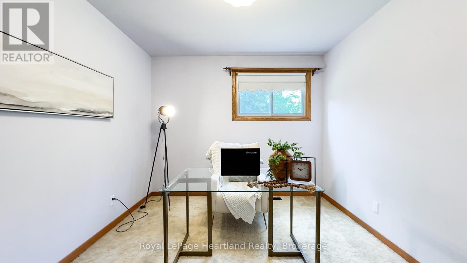 10 BISSETT COURT - 26