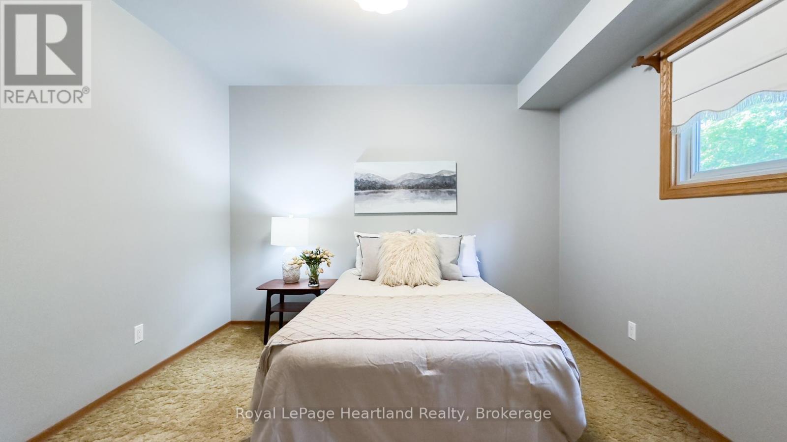 10 BISSETT COURT - 30