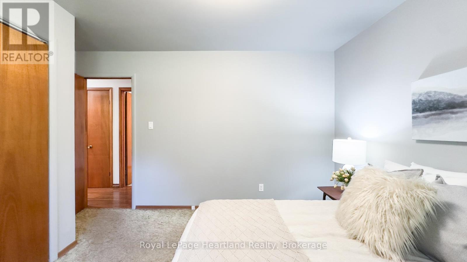 10 BISSETT COURT - 31