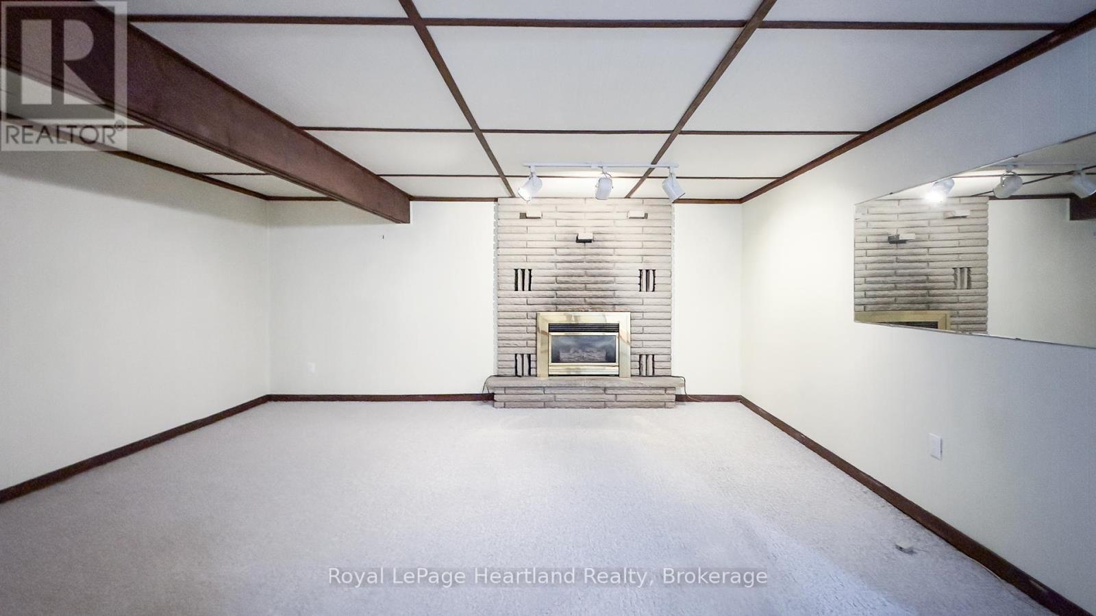 10 BISSETT COURT - 36