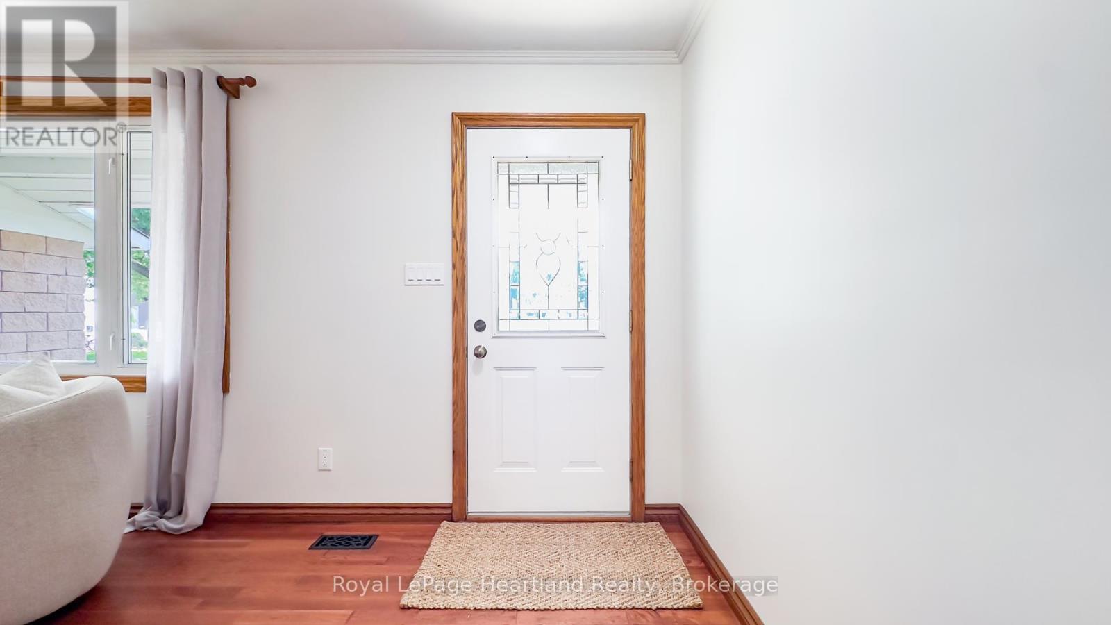 10 BISSETT COURT - 4