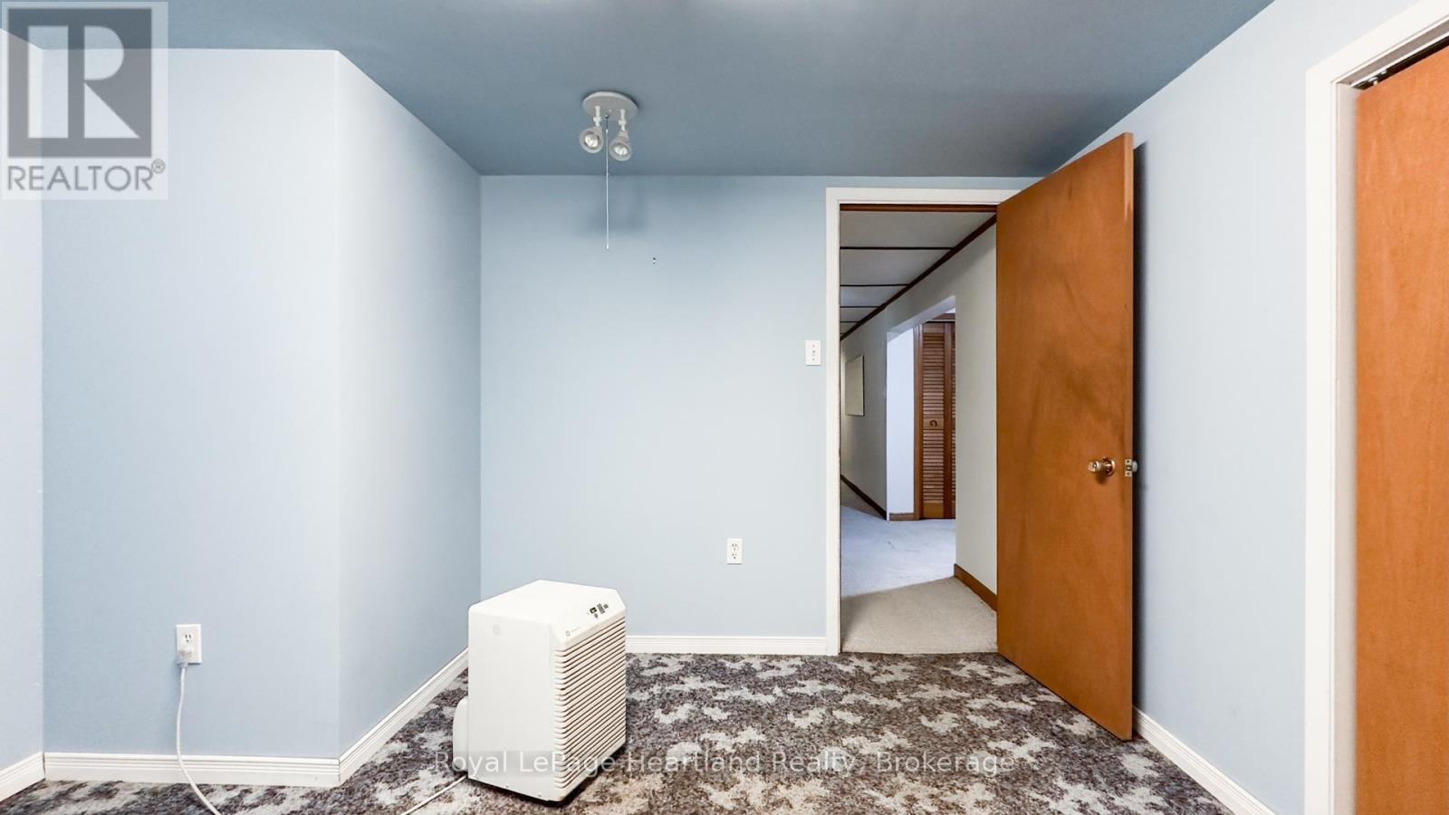 10 BISSETT COURT - 41