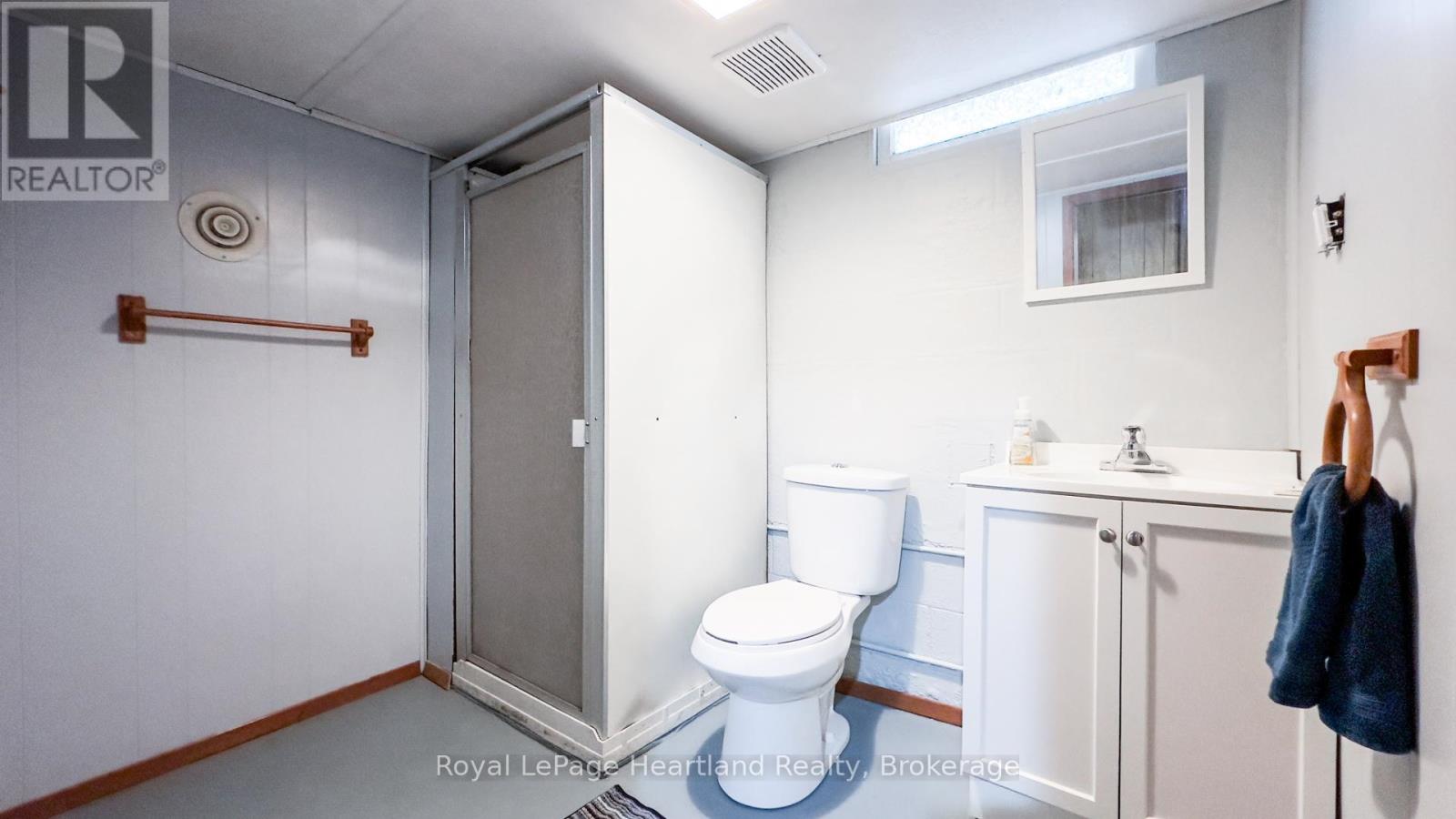 10 BISSETT COURT - 42