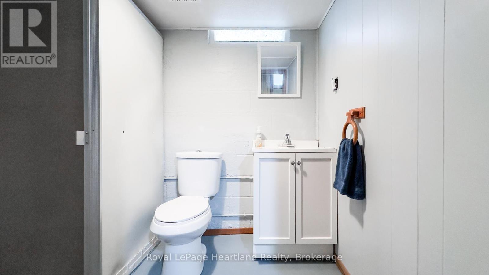 10 BISSETT COURT - 43