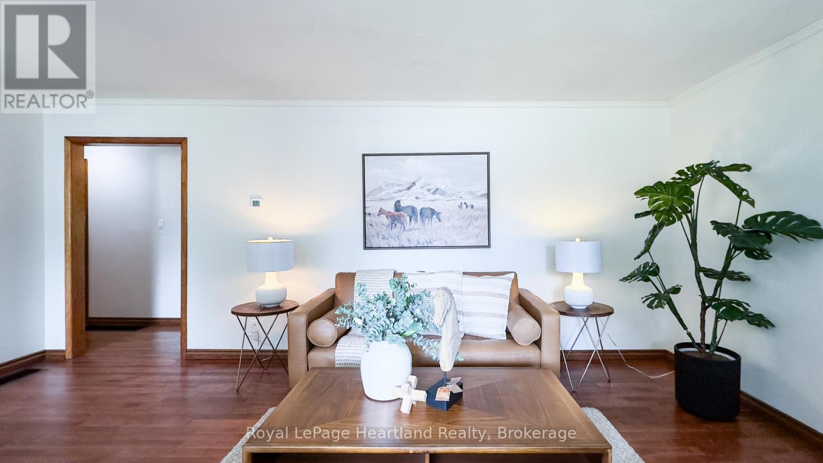 10 BISSETT COURT - 6