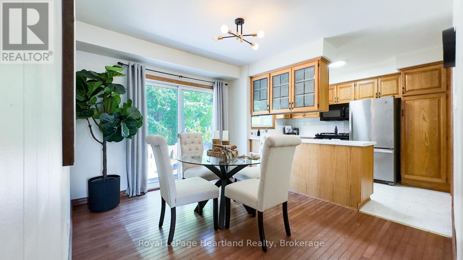 10 BISSETT COURT - 8