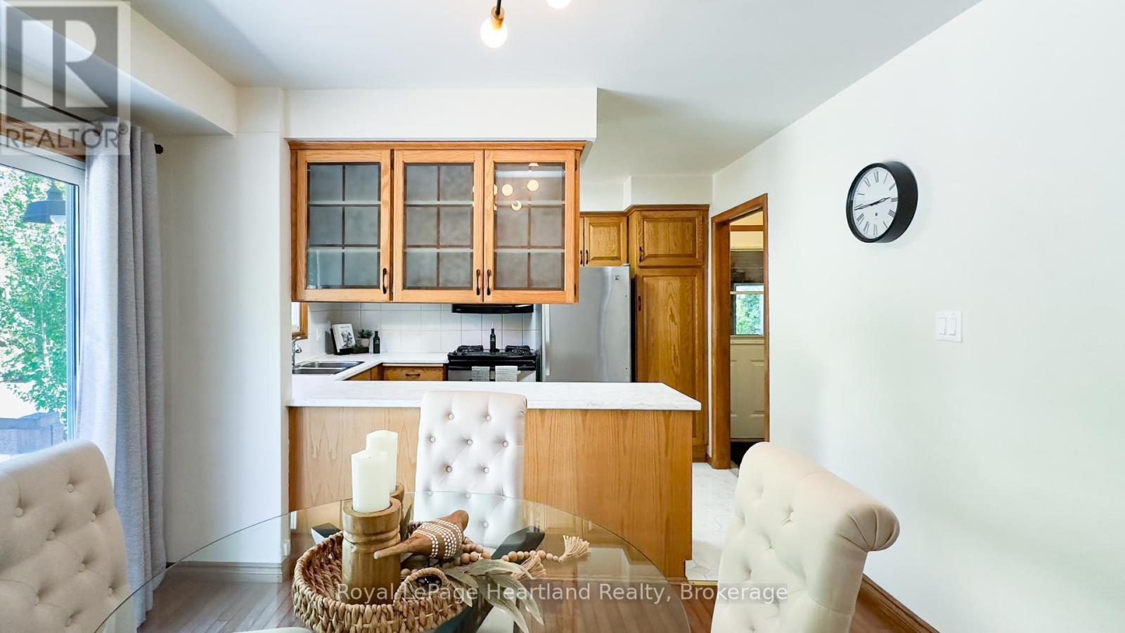 10 BISSETT COURT - 9