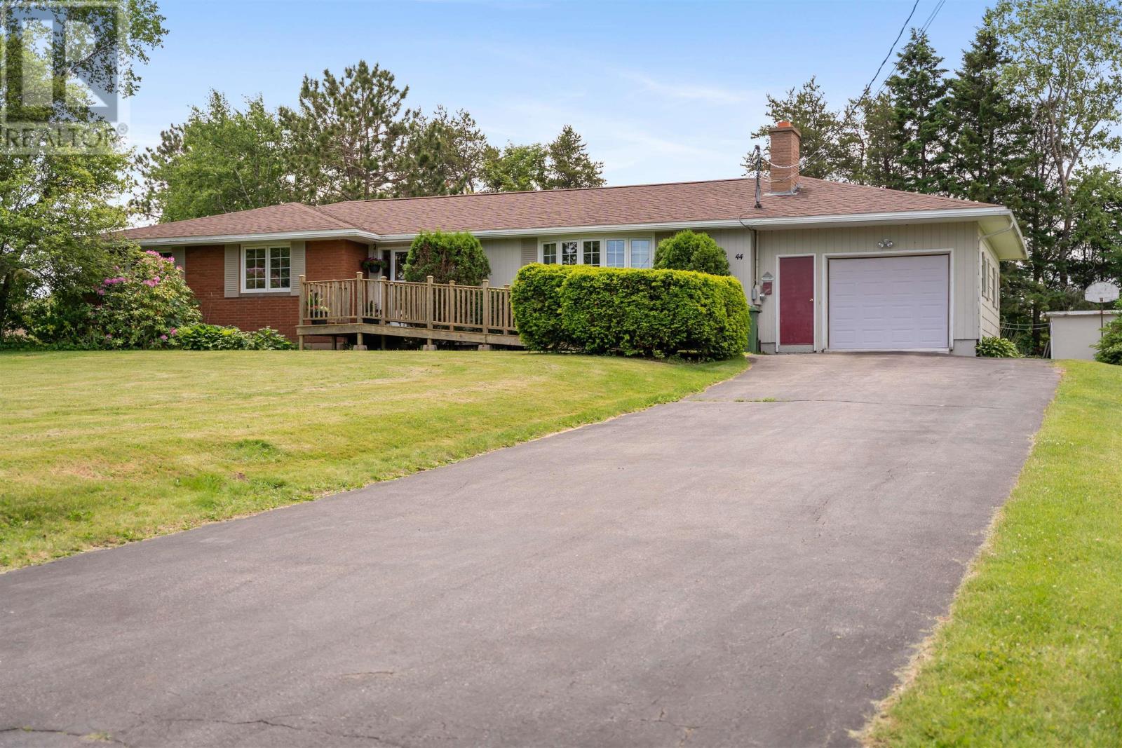 44 Meadow Park Drive - 1