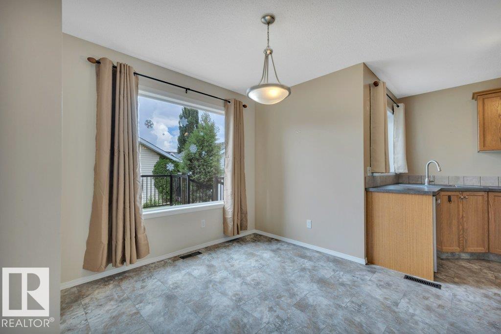 7948 13 AV SW - 15