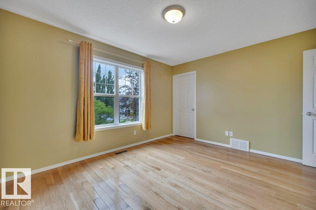 7948 13 AV SW - 22