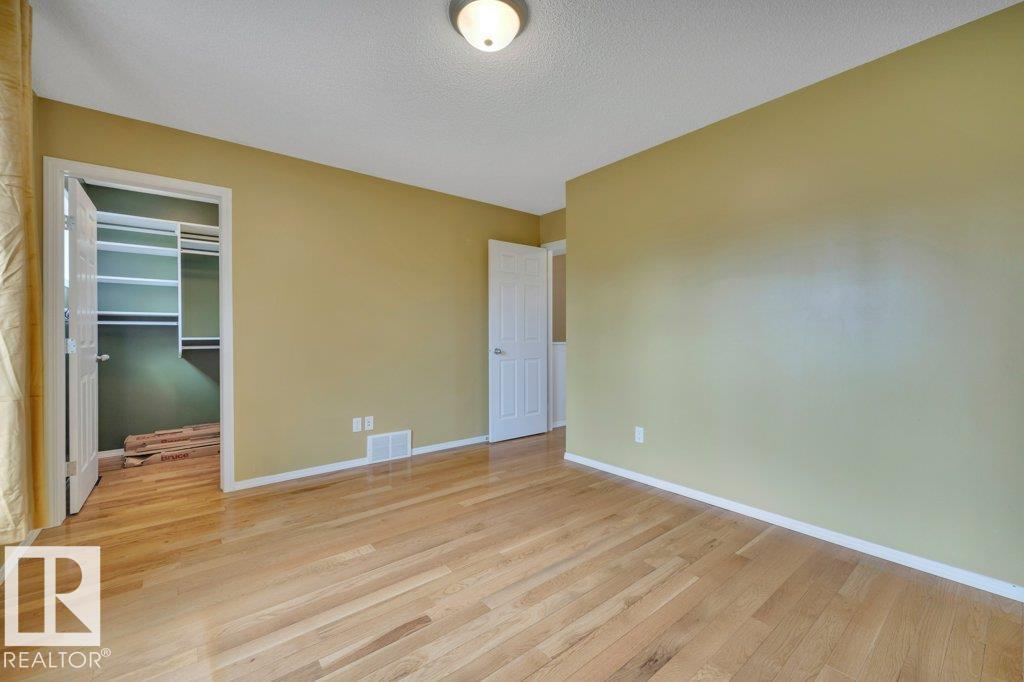 7948 13 AV SW - 23