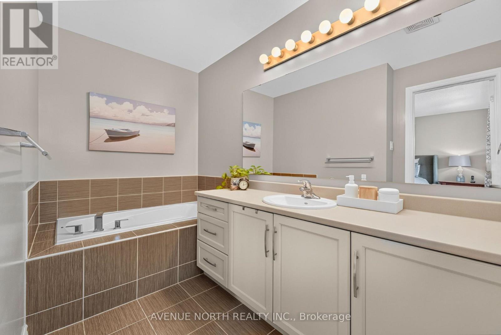 519 ROUNCEY ROAD - 22