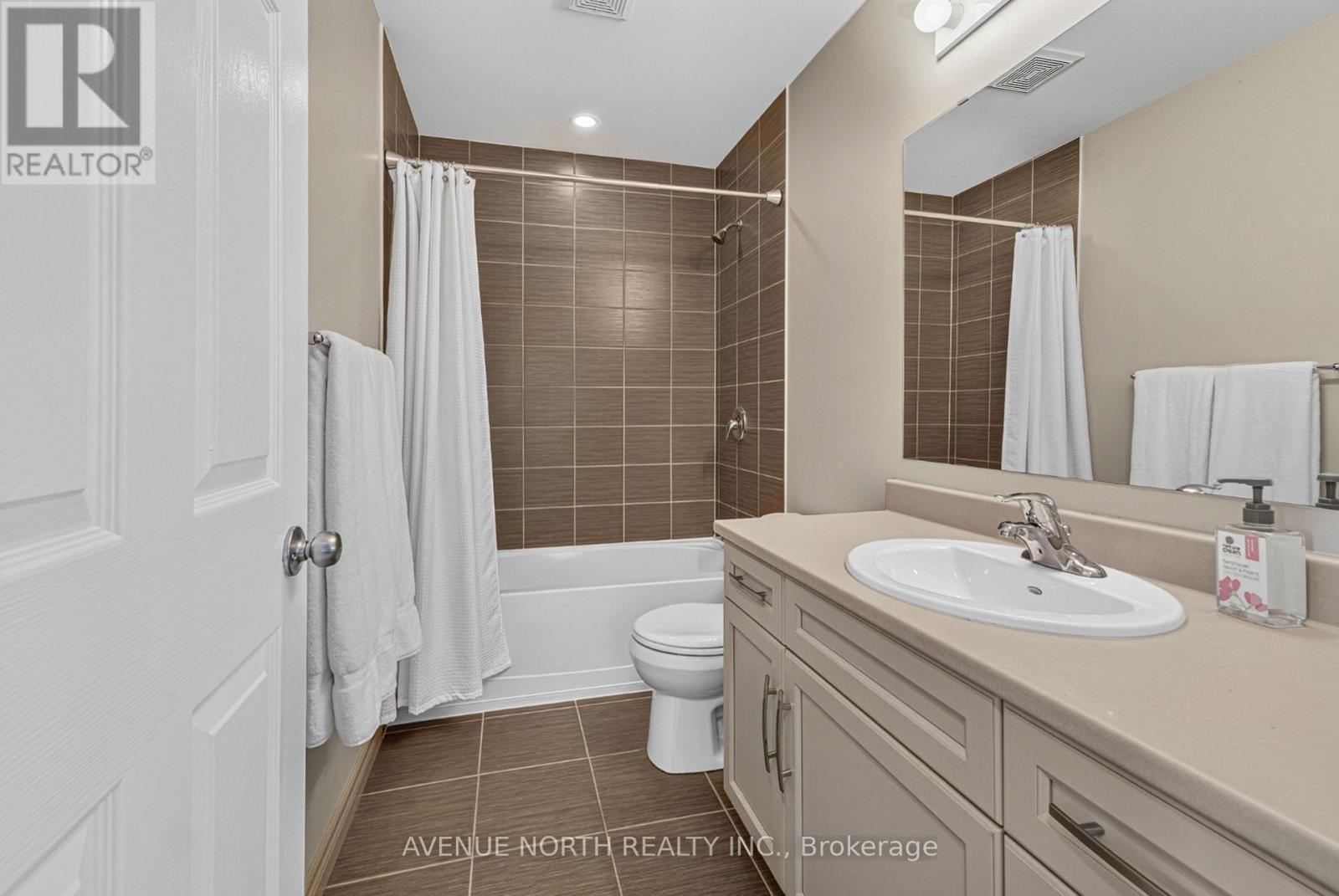 519 ROUNCEY ROAD - 30