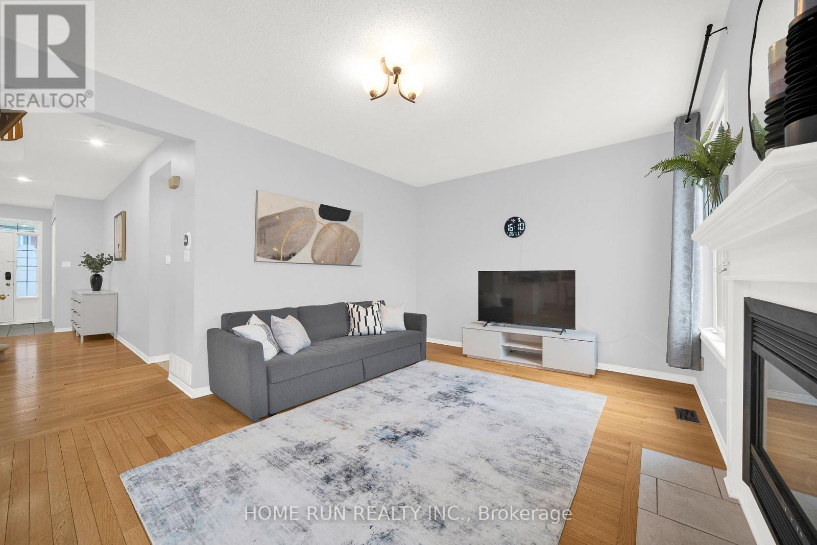 10 PAVONA STREET - 13