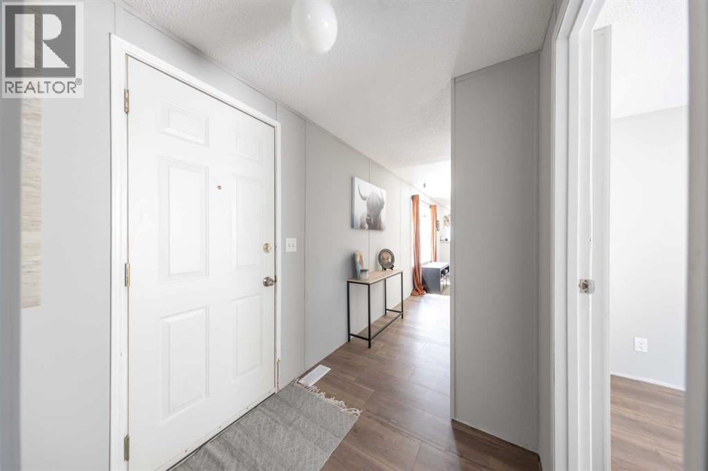 210 1 Street E - 4