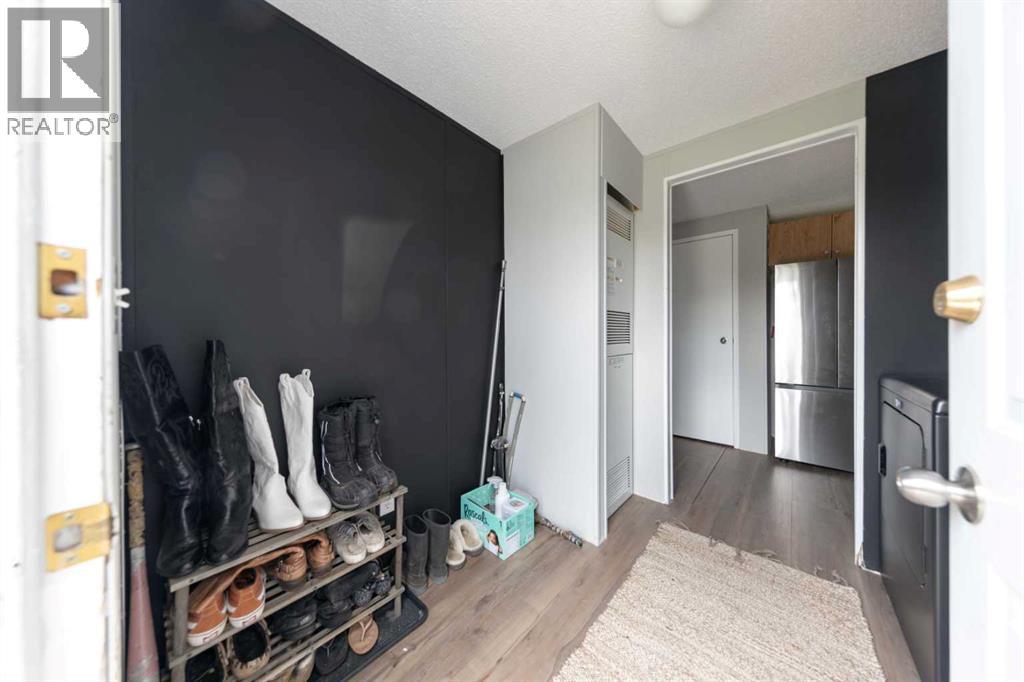 210 1 Street E - 33