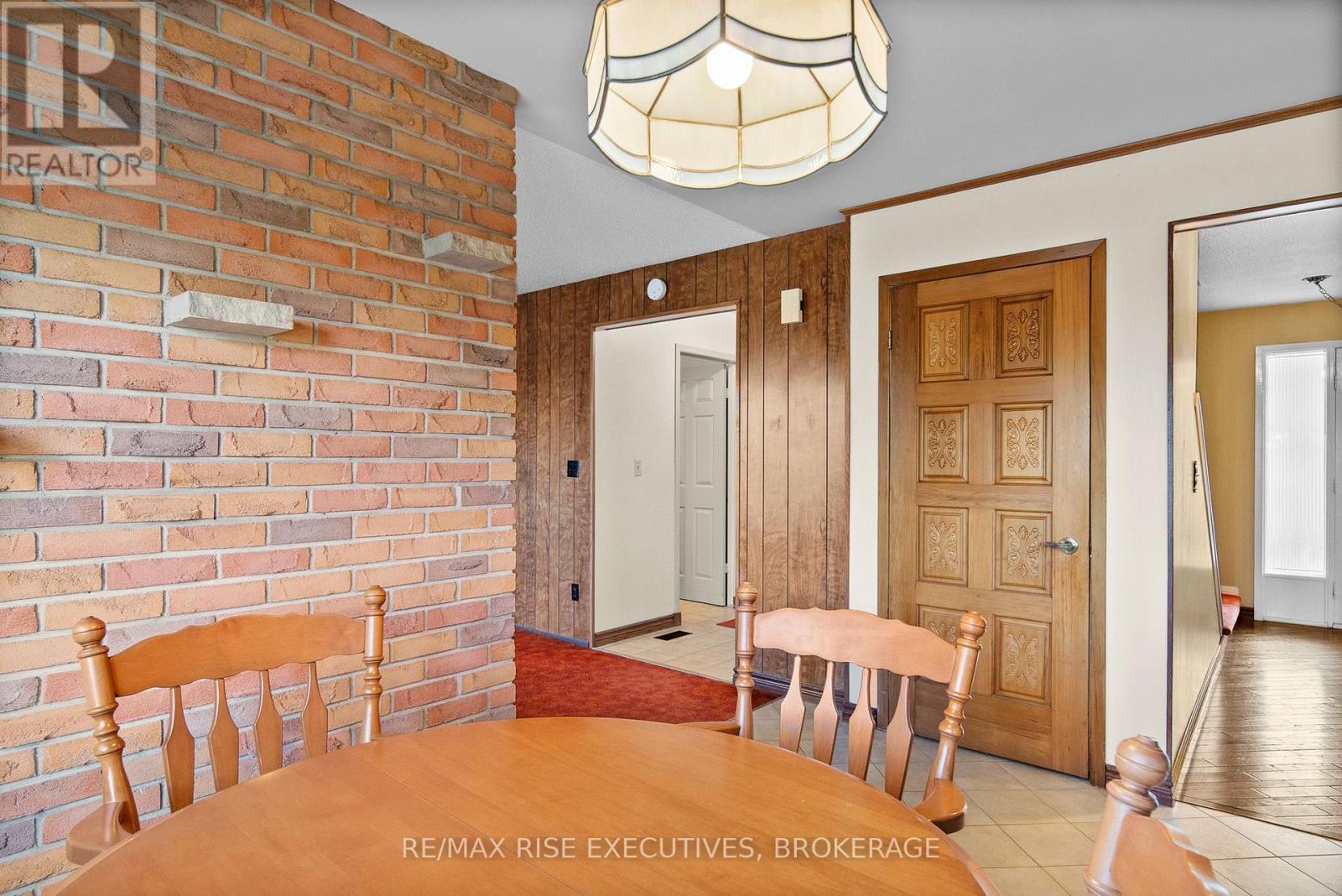 899 SAFARI DRIVE - 15