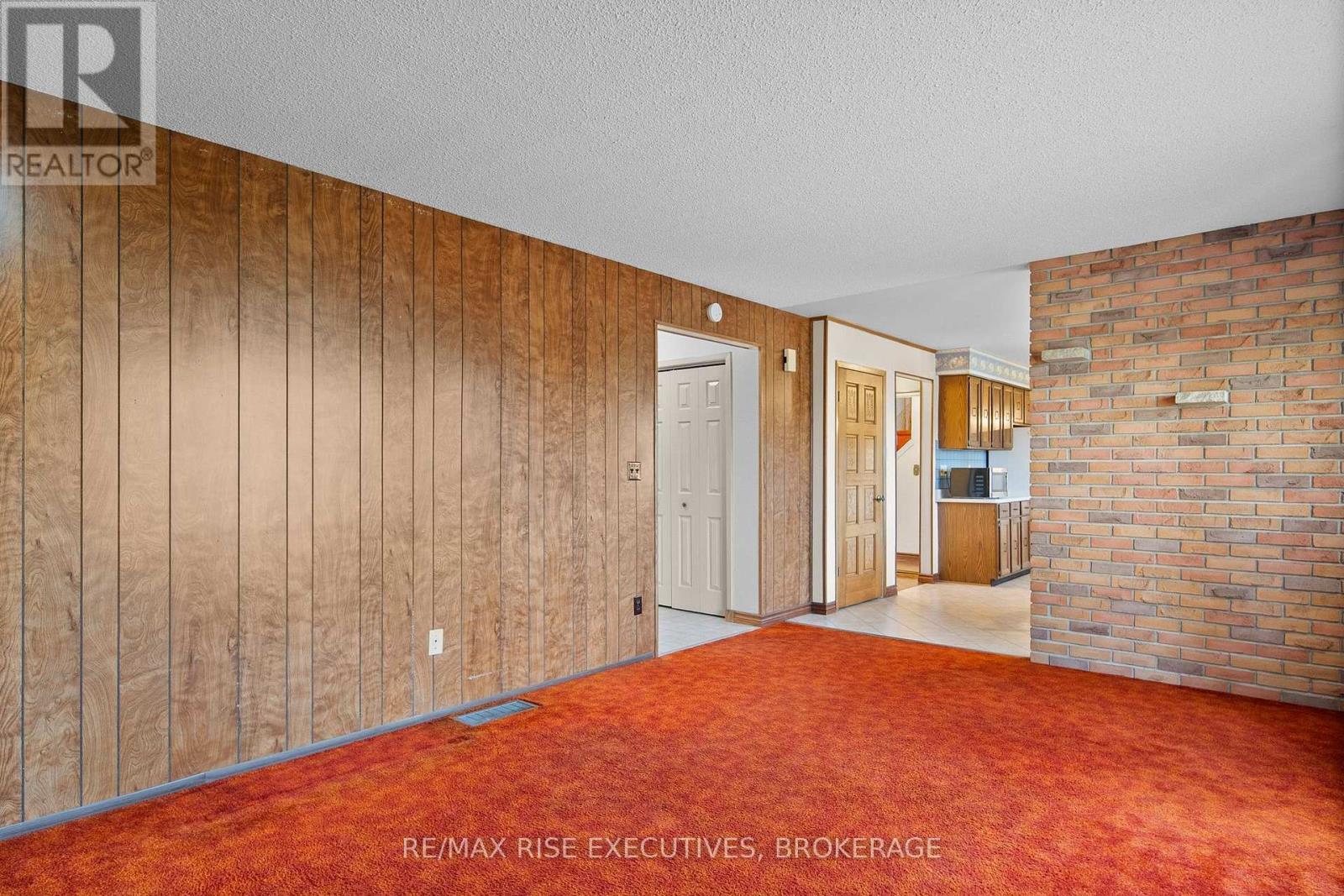899 SAFARI DRIVE - 17