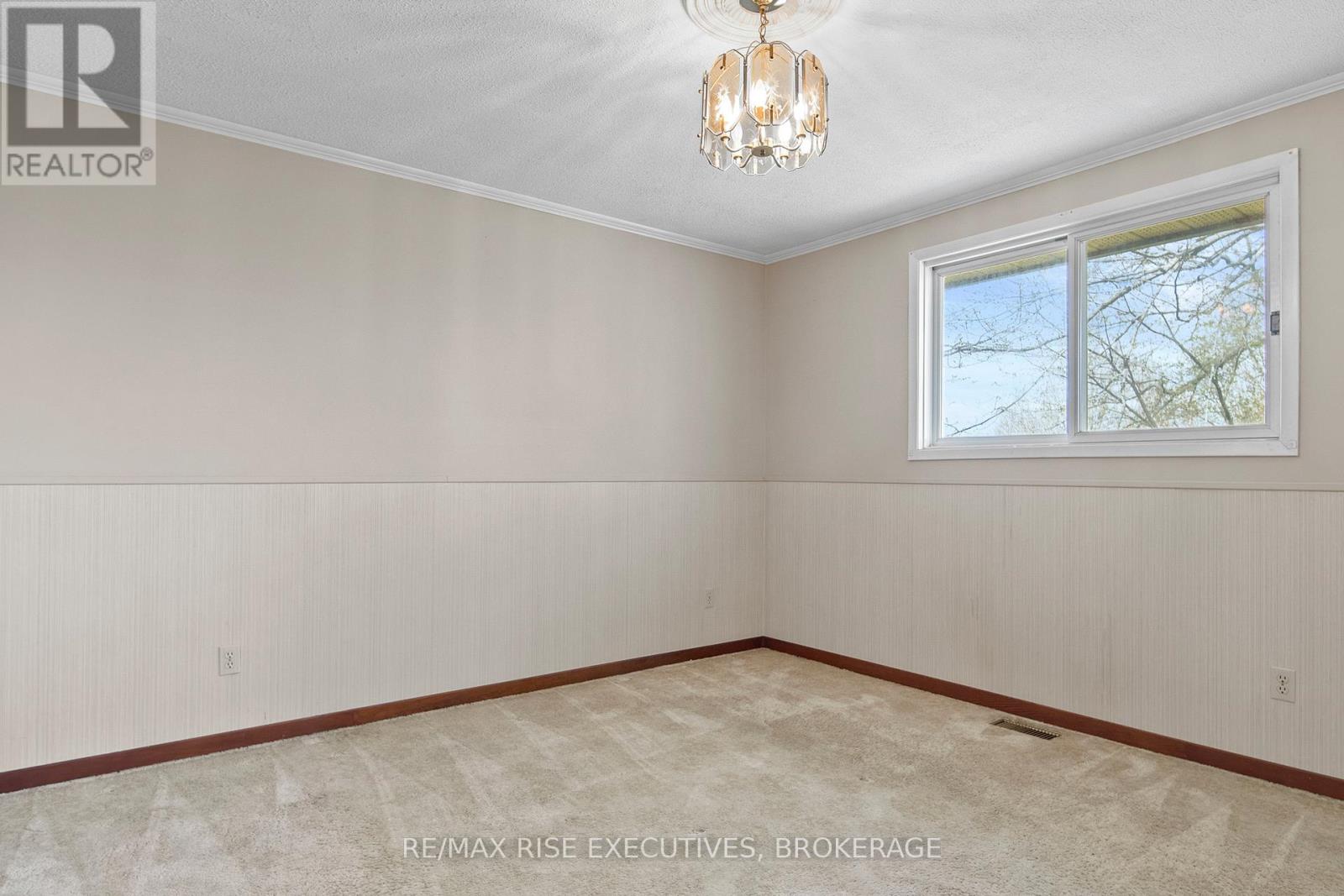 899 SAFARI DRIVE - 27